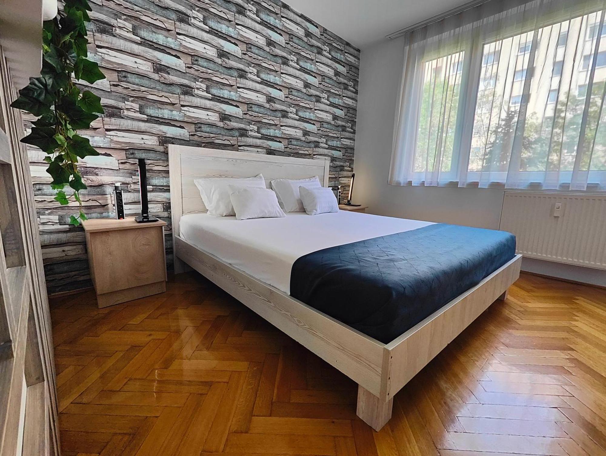 Comfort 14 -- Stylish City Apartment Netflix, Wi-Fi & Parking มิชโคลซ์ ภายนอก รูปภาพ